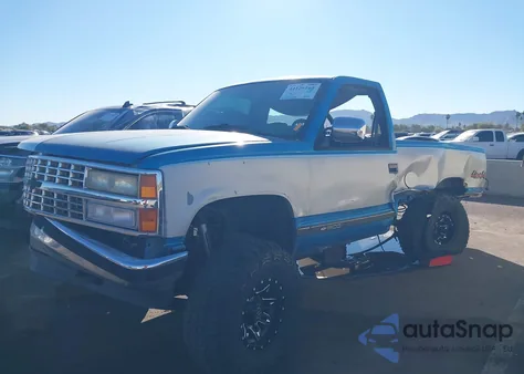 1992 Chevrolet Gmt-400 K1500 z USA, uszkodzony, nr VIN 1GCEK14K1NE101110